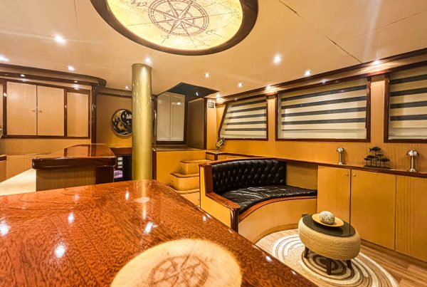 19 Diva Deniz Saloon 1