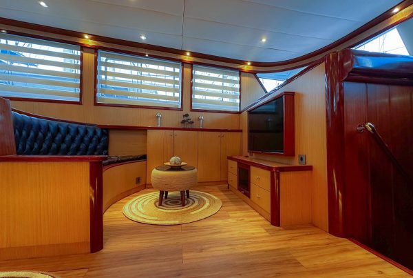 21 Diva Deniz Saloon 3