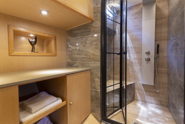 36 Diva Deniz WC & Shower 2