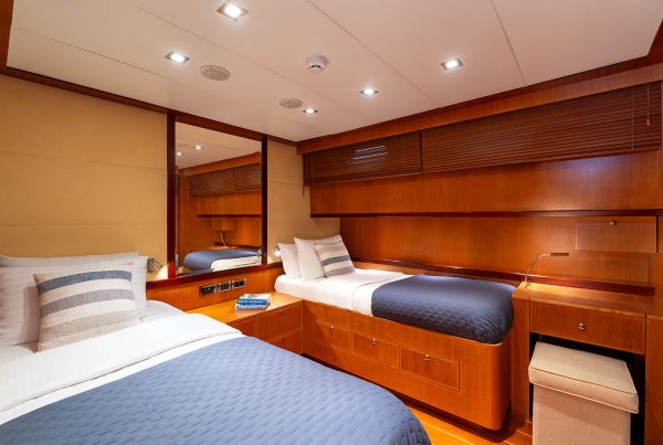 16-GETAWAY-Twin-Cabin