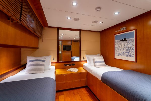 18-GETAWAY-Twin-Cabin