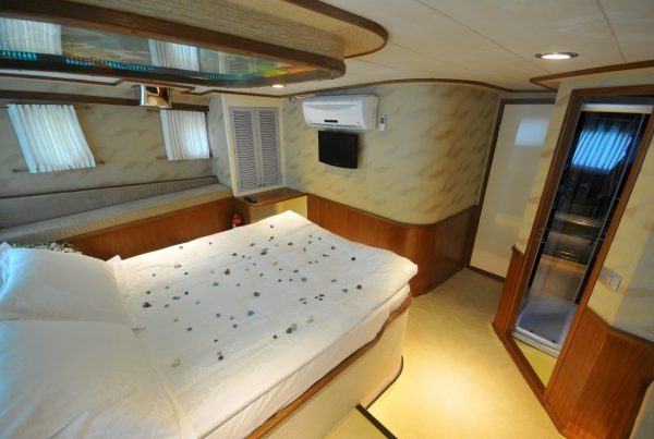 17 - Aft Master