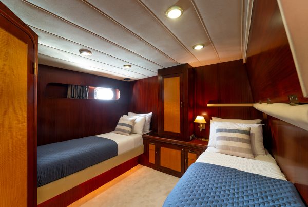 20-CANEREN-Twin-Cabin-Pullman