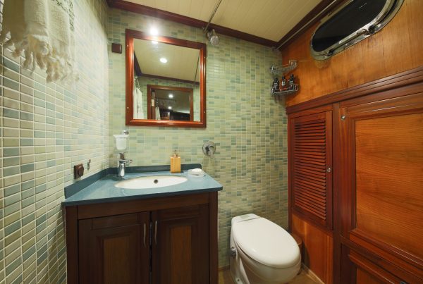 22_Portcabin-Bathroom