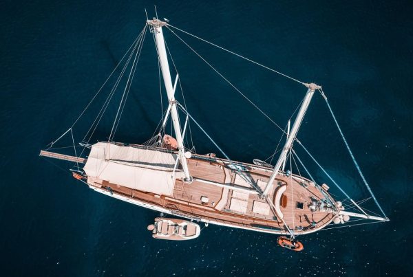 Wicked Felina 34 mt 5 cabins.pdf-image-002