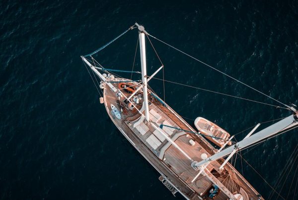 Wicked Felina 34 mt 5 cabins.pdf-image-003