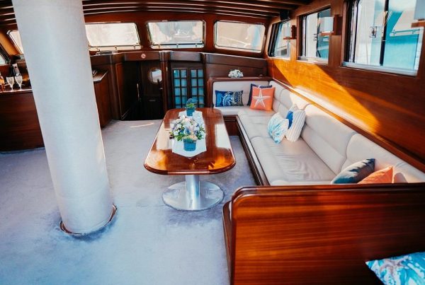 Wicked Felina 34 mt 5 cabins.pdf-image-007