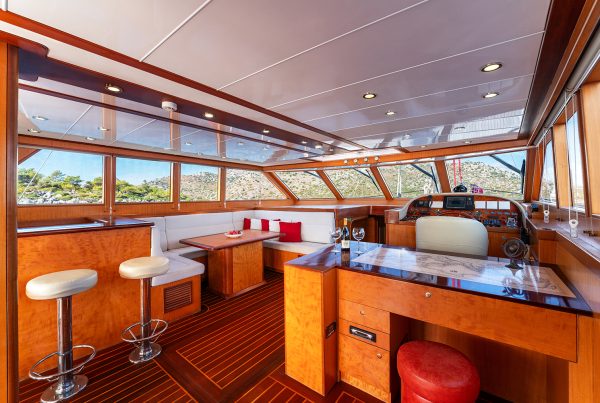 07-SERENITY-86-Saloon-1